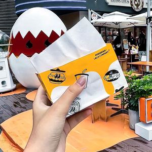 Sac en papier kraft brun biodégradable de qualité alimentaire à fond carré avec logo imprimé personnalisé pour les hamburgers et les frites - Product Image 4