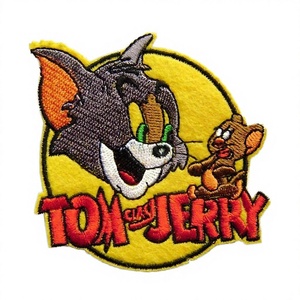 Parche táctico bordado estilo encaje con gancho para ropa, parche de PVC 3D de goma suave de silicona, diseño de flor y corazón. - Product Image 2