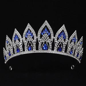 Corona di compleanno della <span class=keywords><strong>regina</strong></span> del diadema nuziale europeo americano per spettacolo di ballo e concorso di nozze <span class=keywords><strong>Tiara</strong></span> lega di strass - Product Image 4