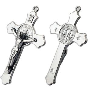 Ciondolo Crocifisso e Croce di San Benedetto in Lega di Zinco Nero Opaco 76x45mm per Creazione di Rosari Cattolici - Product Image 1