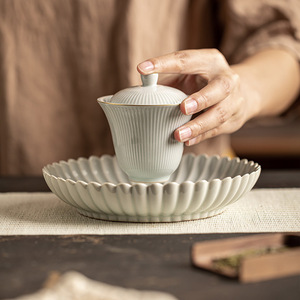 Chinese Style Porcelain Gaiwan With Lid Antique Glaze Vertical Stripe Kung Fu <b>Tea</b> <b>Set</b> For Home Use - Product Image 2