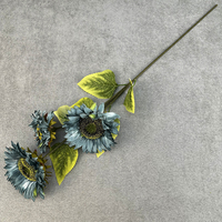 Vente en gros de tournesols à 3 têtes de haute qualité, très réalistes, pour la décoration de fêtes et d'anniversaires QYYN-534