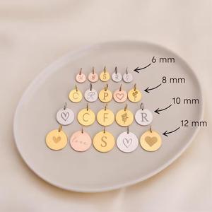 Pendentif rond en acier inoxydable plaqué or PVD 18 carats, étanche et inaltérable, accessoire de bijouterie pour cadeaux personnalisés avec logo DIY 2026 - Product Image 1