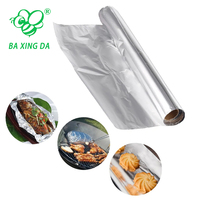 Papier aluminium alimentaire argenté en rouleau avec taille personnalisable pour l'emballage alimentaire