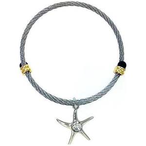 Bracelet jonc ajustable pour femme en fil torsadé, bicolore, en laiton plaqué rhodium, avec pendentif étoile de mer et breloques en verre - Product Image 1
