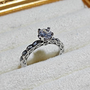 <span class=keywords><strong>Anello</strong></span> Solitario <span class=keywords><strong>di</strong></span> Lusso con Zirconia Cubica Taglio Cuscino, Fascia Eternity con Pavé Completo e Bordo Ondulato, <span class=keywords><strong>Anello</strong></span> <span class=keywords><strong>di</strong></span> Fidanzamento da Donna, Vendita all'Ingrosso - Product Image 5