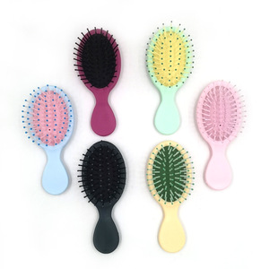 Lindo peine de cojín con diseño de niña de dibujos animados, peine de masaje portátil, peine para niños, adorable mini peine. - Product Image 1