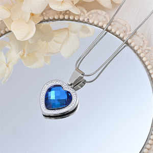 <span class=keywords><strong>Collana</strong></span> con Pendente <span class=keywords><strong>Cuore</strong></span> <span class=keywords><strong>dell</strong></span>'<span class=keywords><strong>Oceano</strong></span> in Acciaio Inossidabile Impermeabile, con Zirconi Blu, Verdi e Neri, Gioielli da Donna - Product Image 3