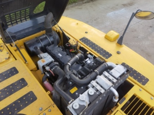 Excavadora Komatsu PC220 Usada de 22 Toneladas, Equipo Pesado con Motor, Operación Conveniente, Altamente Recomendada - Product Image 5