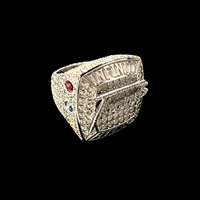 Maßgefertigter Erstaunlicher Design-Ring aus Messing mit Vollbesatz aus CZ Zirkonia Bling Hip-Hop Meisterschaftsring für Männer