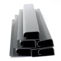 Plateau de gestion des câbles sous le bureau en PVC noir ignifuge et organisateur de câbles