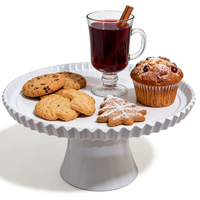 Support à gâteau en mélamine blanche de 10 pouces avec bord cannelé et base amovible pour la présentation de desserts de mariage