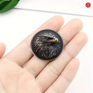 Pin de Metal Esmaltado con Diseño de Águila, Broche Infantil para Sombreros, Cuellos, Ropa y Bolsos - Product Image 3
