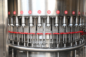 Ligne de remplissage, bouchage et emballage de bouteilles en plastique pour <span class=keywords><strong>eau</strong></span> potable et <span class=keywords><strong>eau</strong></span> de santé, entièrement automatique et clé en main, 36000 bouteilles par heure - Product Image 4