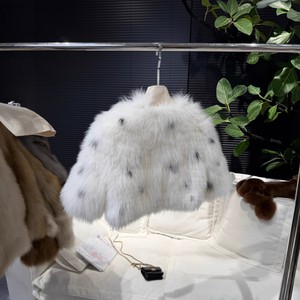 Nouvelle Écharpe Courte en Véritable <span class=keywords><strong>Fourrure</strong></span> de Renard Imperméable et Moelleuse pour Femme – Idéale pour Mariages et Soirées – Étole Élégante en <span class=keywords><strong>Fourrure</strong></span> - Product Image 6
