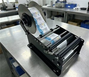 Hot Sale <b>Small</b> Manual Round <b>Bottle</b> Labeling Machine Desktop Hand Crank Sticker Label Applicator - Product Image 6