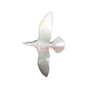 Statua di Gabbiano in Resina con Illuminazione, Design Personalizzato per Giardino e Paesaggio Esterno - Product Image 5