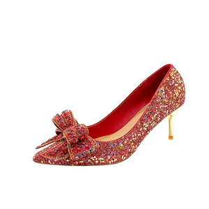 Nouvelle tendance mode estivale : Chaussure de mariage chinoise rouge grande taille pour femme, avec paillettes et talon fin pointu - Product Image 5