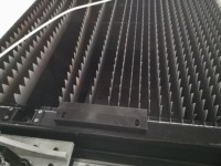 Cortadora Láser de Fibra de Alta Rigidez para Placas de Acero Gruesas con Mesa Transportadora, Máquina Láser de Fibra Tipo Pórtico