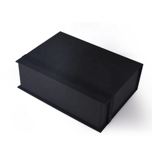 กล่องของขวัญกระดาษทรงสี่เหลี่ยมผืนผ้าพับได้สีดำหรูหราพร้อมวัสดุรีไซเคิลเคลือบมันวาวลายนูนภายในสีทอง - Product Image 5