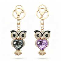 Porte-clés hibou élégant avec strass scintillants et cœur en cristal incrusté, breloque de sac à thème animal, cadeau tendance pour femmes et filles