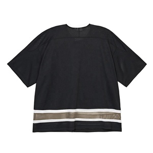 Maillot de football élégant et confortable à col en V, manches courtes, 100 % polyester, noir, avec numéro 25 imprimé - Product Image 2