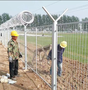 גדר רשת תיל מגולוון מפלדה Q195/Q235 בקוטר 2.7-12 מ\"מ, גודל ניתן להתאמה אישית, מבנה מרותך ועמיד - Product Image 5