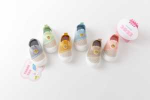 Scarpe per i <span class=keywords><strong>primi</strong></span> <span class=keywords><strong>passi</strong></span> del bambino con toni caldi glitterati, comode in rete, ideali per i bambini - Product Image 2