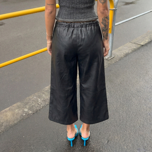 Pantalones Cortos de Mujer Estilo Punk Gótico, Transpirables, de PU, con Cordón, Cintura Baja, Holgados, Rectos, con Bolsillos Cargo, para Verano, Estilo Urbano - Product Image 4