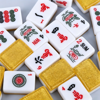 Ensemble de Mahjong Américain Premium Portable Doré Scintillant en Acrylique et Résine Double Couche pour 4 Joueurs – Idéal pour les Soirées Familiales Décontractées