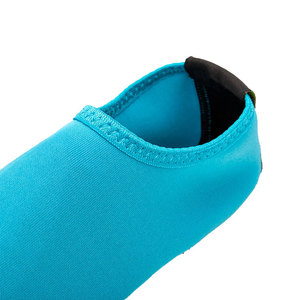 Chaussettes de plongée en néoprène OEM ODM, résistantes aux rayures, avec semelle en caoutchouc silicone <span class=keywords><strong>Smoothskin</strong></span> - Product Image 1