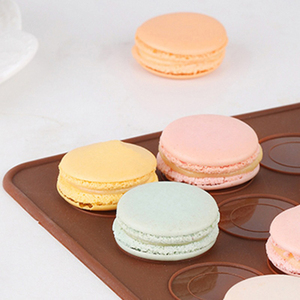 Tapis de cuisson en silicone de qualité alimentaire à 48 cavités, personnalisé en usine, écologique et résistant au four, pour macarons et pâtisseries - Product Image 3