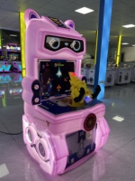 QSL Machine d'arcade à monnayeur pour enfants, jeu de tir sur avion, avec cabinet au design chat mignon et système de rédemption de tickets, pour zone de jeux