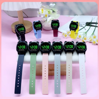 Montre Sportive 2026 Tendance Dessin Animé Homme Femme Étudiant, Lumineuse LED Numérique Verte, en Plastique Simple, Électronique
