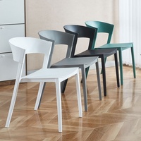 Chaises en plastique pour conférence, style nordique moderne et simple, chaises empilables en plastique blanc, chaises en plastique pour café