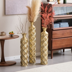 <span class=keywords><strong>Vase</strong></span> de sol décoratif moderne en métal léger, <span class=keywords><strong>vase</strong></span> central à effet vieilli, motif triangulaire 3D, lot de 3 vases, décoration d'intérieur - Product Image 3