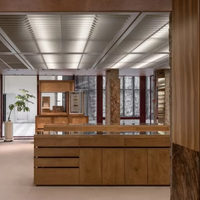 Optiker-Vitrine im Retro-Stil mit Holzempfangstheke, LED-Beleuchtung, Umweltfreundliche Wasserdichte Schmuck-Ausstellungsvitrine