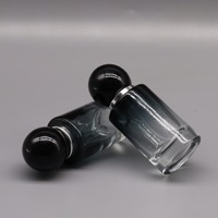Bouteilles en verre noir dégradé transparent personnalisées bouchon sphérique bouteille de parfum contenant de liquide portable de 30ml avec tête de pulvérisation en argent