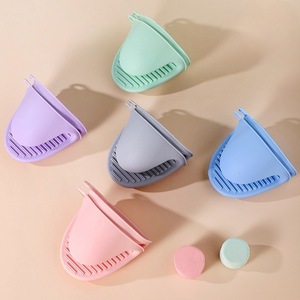 Guantes de silicona con aislamiento térmico, resistentes a altas temperaturas, para horno, microondas, pinzas para platos anti-quemaduras, color sólido - Product Image 1