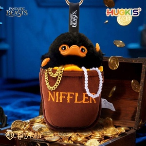Vente en gros de figurines en peluche Niffler authentiques de Harry Potter, figurines de la série Les Animaux Fantastiques, boîte mystère, ornements, cadeaux pour garçons - Product Image 5
