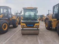 Compacte rouleuse à double tambour 10t XD103 avec réservoir d'eau de 740L et ±38 °   Direction pour les travaux municipaux et de terrassement