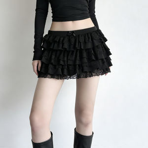 Mini-jupe style Y2K à volants superposés avec patchwork en dentelle, détail nœud, taille élastique, couleur foncée, mode tendance pour femme - Product Image 5