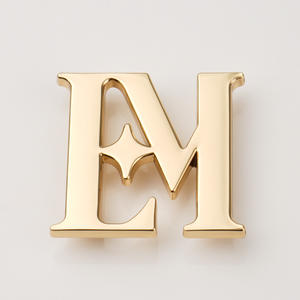 Thiết kế logo kim loại cho túi thời trang, làm theo yêu cầu, móc khóa kim loại thời trang, chữ cái kim loại mạ vàng làm logo cho túi xách - Product Image 1