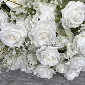 อุปกรณ์ตกแต่งร้านดอกไม้ ลูกบอลดอกไม้สีขาวหรูหราขนาด 90 ซม. พร้อมใบไม้สีเขียว สำหรับตกแต่งโต๊ะกลางงานแต่งงานในธีมป่า - Product Image 5
