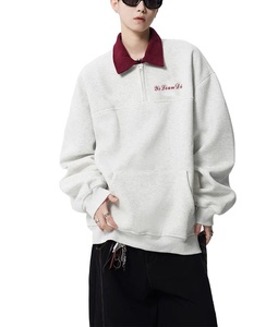 เสื้อฮู้ดแขนยาวผ้าฝ้าย 100% สีตัดกัน สไตล์วินเทจ สำหรับผู้ชาย แบบขายส่งประจำฤดูใบไม้ร่วง เหมาะสำหรับชุดยูนิฟอร์มกอล์ฟ  รับสั่งทำได้ - Product Image 2
