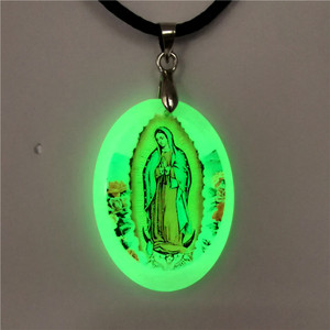 Lumineux Vierge Marie <span class=keywords><strong>Pendentif</strong></span> Hommes Femmes Icône Glow Effet Perles Diamants <span class=keywords><strong>Ambre</strong></span> Fête De Mariage Diamant <span class=keywords><strong>Ambre</strong></span> Perle Brin - Product Image 3