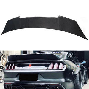 2015-2021 pour Ford <span class=keywords><strong>Mustang</strong></span> aileron arrière en Fiber de carbone mise à niveau Robot Style botte en queue de canard avec corps à Double pont pour pare-chocs arrière - Product Image 1