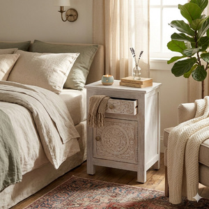 Table de chevet en bois sculptée à la main avec motif floral |   Table de chevet blanche antique avec tiroir et armoire | Meuble de rangement vintage pour chevet - Product Image 1