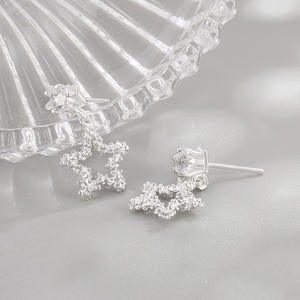 ต่างหูแฟชั่นแบบหนีบ ต่างหูประดับเพชรเซอร์โคเนียไทเทเนียม ต่างหูเซอร์คอน สร้อยคอพร้อมจี้ ต่างหูแฟชั่นทรงโคมระย้า - Product Image 1