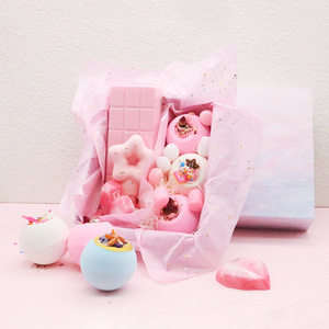 ชุดของขวัญอาบน้ำสำหรับผู้หญิง สาวๆ คุณแม่ ผลิตภัณฑ์อาบน้ำออร์แกนิก บาธบอมบ์ สบู่ผสมน้ำมันหอมระเหย เชียบัตเตอร์ บำรุงผิว ฟองสบู่สปาอย่างสมบูรณ์แบบ - Product Image 2